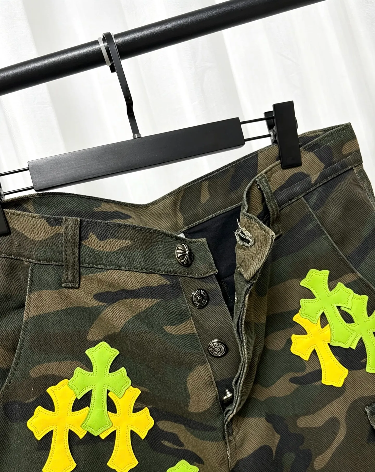Chrome Hearts Chrome Hearts ， ， ， 。 Series， ， ， ，Retro 。 Canvas ， ， ， ， 。 ， ， ， ， ， ， ， 。 ， 、 ， Retro ； ， 、 ， 。 Size S-XL